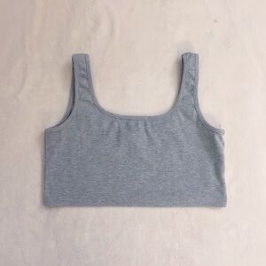 💌 gray crop top